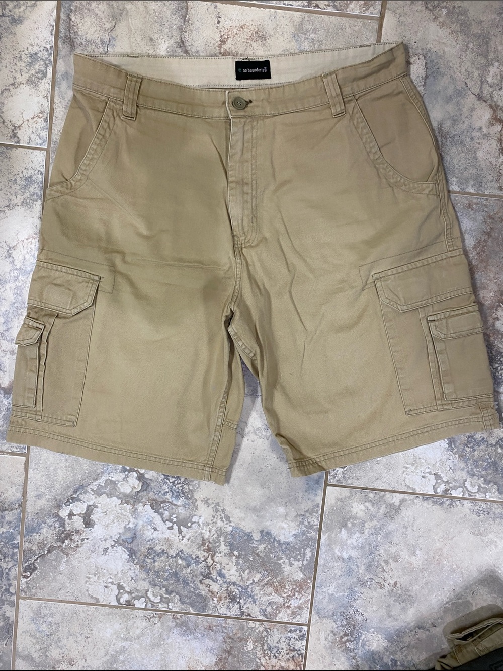 No Boundaries Men's Khaki Cargo Shorts
